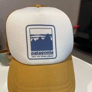 Patagonia White Cap Trucker Adjustable Strap Baseball Hat Sports